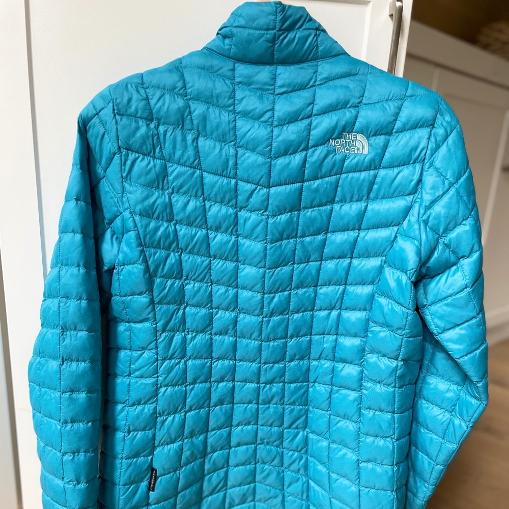 Beautiful blue North Face winter coat ❄️